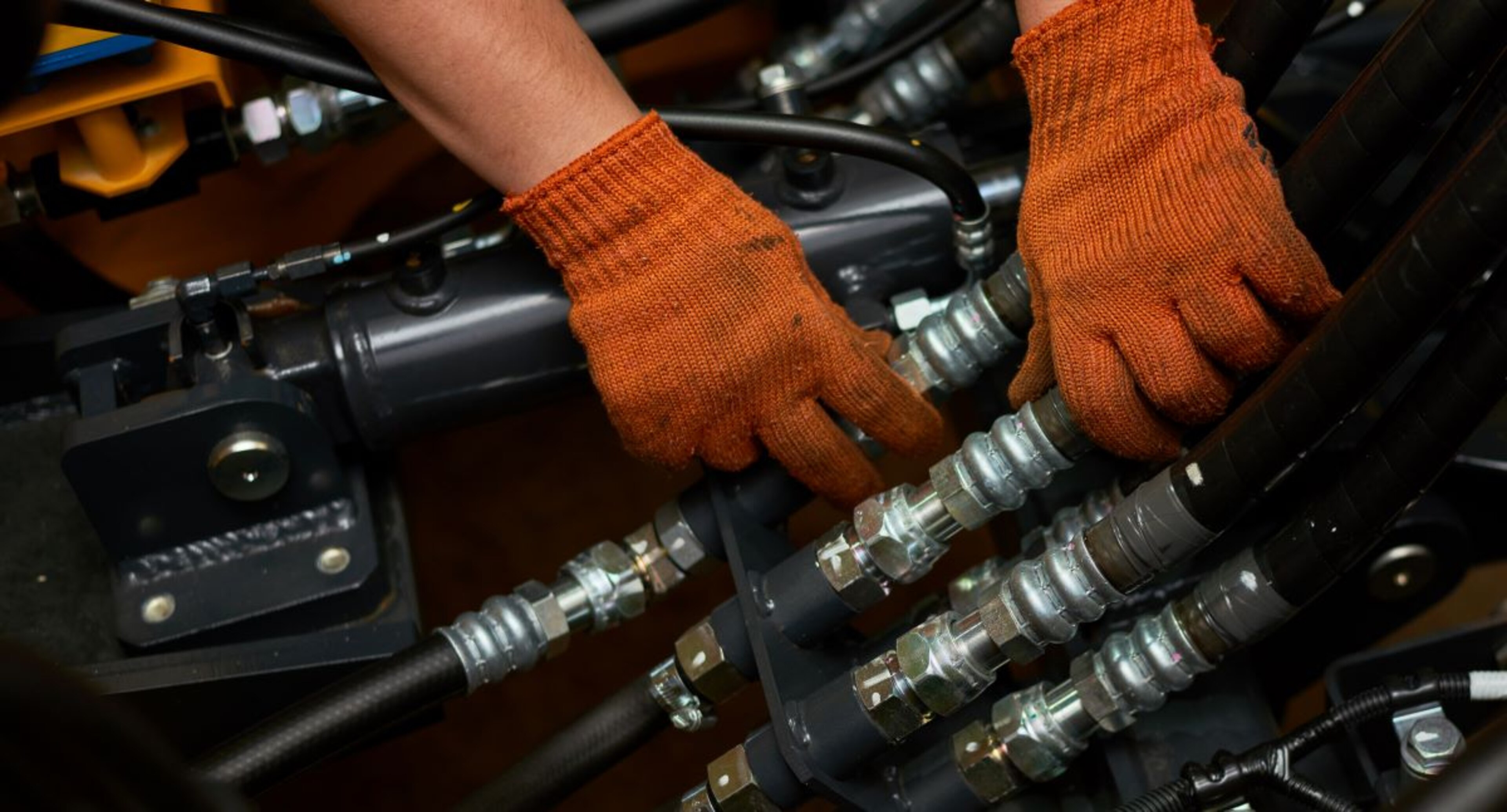 Image of maintenance of hydraulic hoses